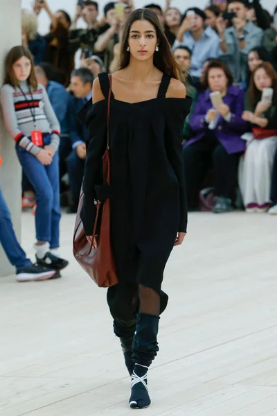 Look 13